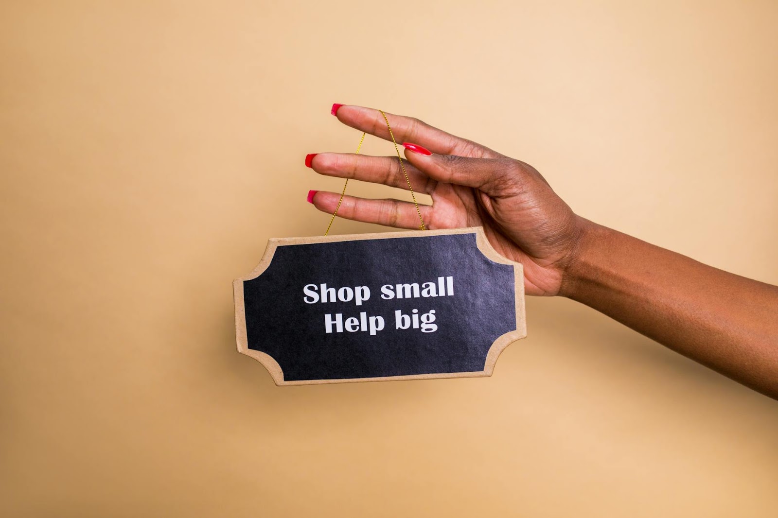 Empowered consumer navigating live social media shopping trends