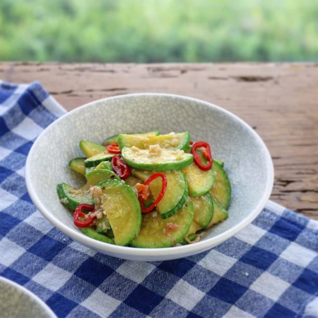 Bí Ngòi Xào Tép Chua Cay Thơm