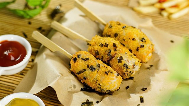 Xôi Bọc Xúc Xích Vị Rong Biển