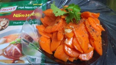 Cho cà rốt xào ra dĩa là đã hoàn thành món xào cho bữa cơm chay. Đơn giản, ngon miệng và rất giàu dinh dưỡng.