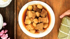 Món thịt kho trứng cút là món ăn rất ngon và đưa cơm, đặc biệt vào những ngày Tết. Cùng Tupperware học cách nấu món này để cả gia đình quây quần thưởng thức bạn nhé.