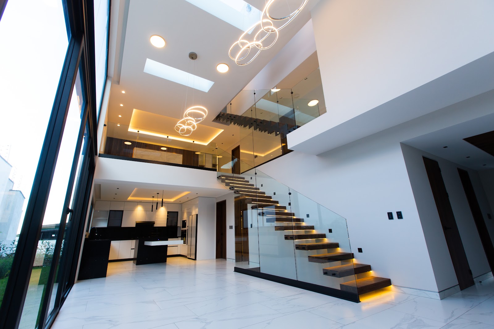 Sala con doble altura casa en venta Bosque Real Huixquilucan