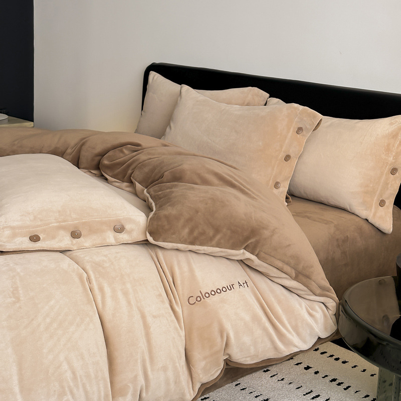 Luxuriöses Milchfaser-Fleece Bettwäsche-Set mit Stickerei