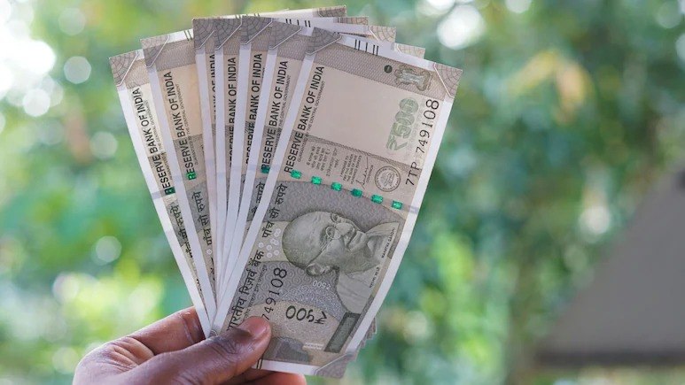 Woman Sells Shares For Rs 26 Crore Profit, Builds Bungalow But Still Pays Zero Tax. Here’s How