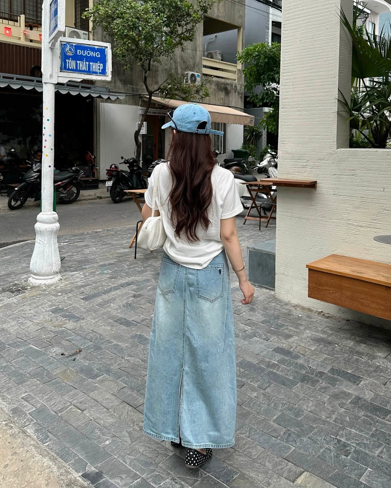 Chân váy jean trơn thêu ngựa túi sau XONXEN SHOP 6212 – Image 4