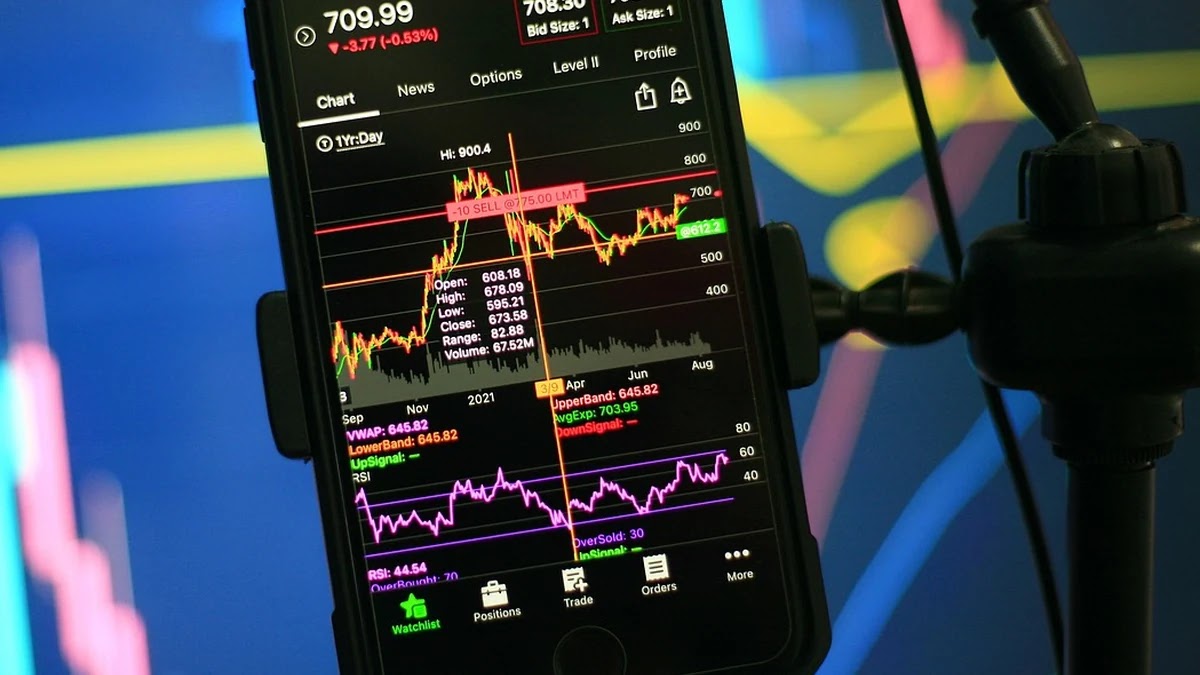 S&P500 ETF 배당 정책별 세금 처리 및 재투자 전략 비교