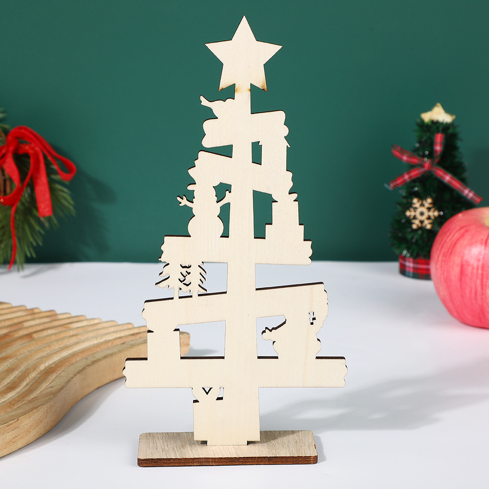 Weihnachtliche Holz-Tischdekoration mit Schriftzug