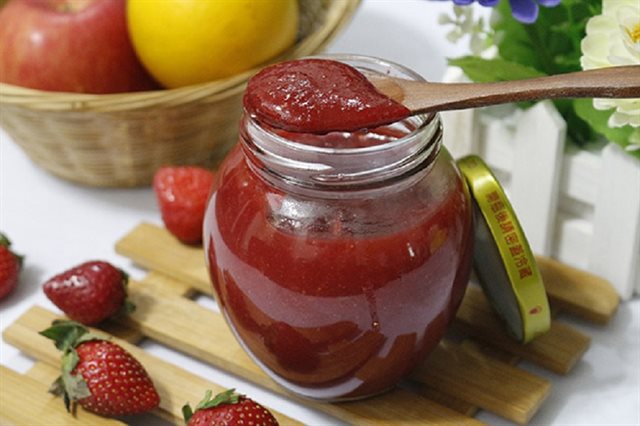 Mứt Dâu Tây Chua Ngọt