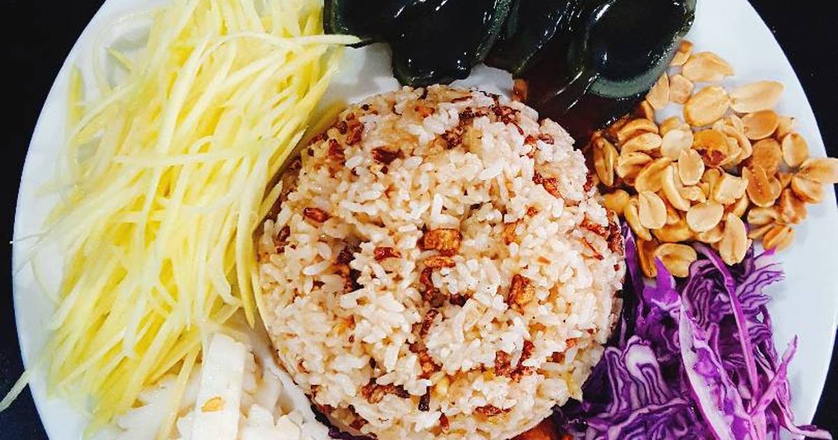 Cơm chiên mắm ruốc