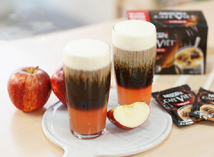 Mocktail Nescafé táo vị chua chua, đắng dịu, rất thơm. Ngoài giải khát, táo còn cung cấp nhiều vitamin giúp bạn tỉnh táo và tăng sức đề kháng.