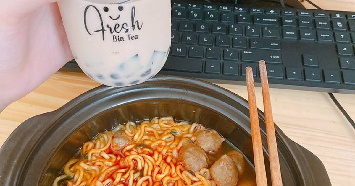 Đêm hôm mà đói thì cấp cứu ngay món MỲ CAY 7 CẤP ĐỘ siêu nhanh gọn nhé 😍