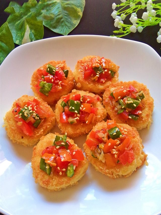 Đậu Hũ Chiên Sốt Tam Sắc