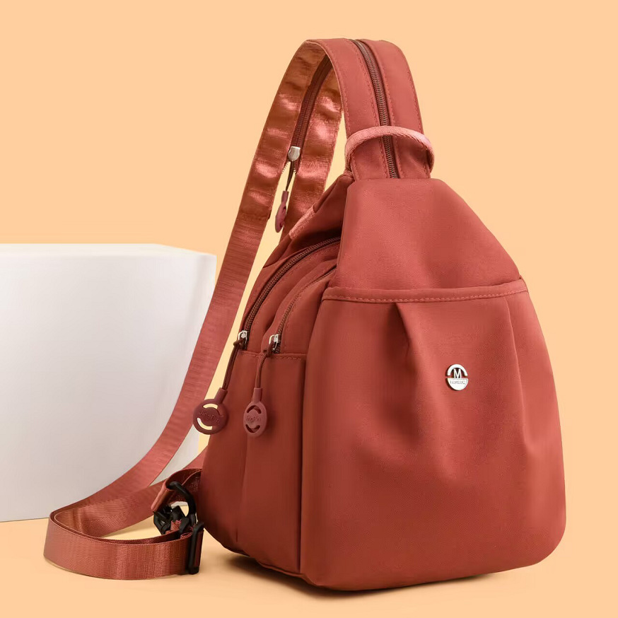Compact backpack made of Oxford fabric, versatile use