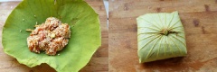 Lá sen rửa sạch, để ráo nước, lau khô rồi cho thịt gà gạo nếp vào giữa và gói kín lại. Nấu nồi nước sôi để hấp, cho gà vào hấp đến khi xôi chín khoảng 30 - 35 phút. Lấy xôi ra dĩa, cẩn thận mở lá sen và thưởng thức.