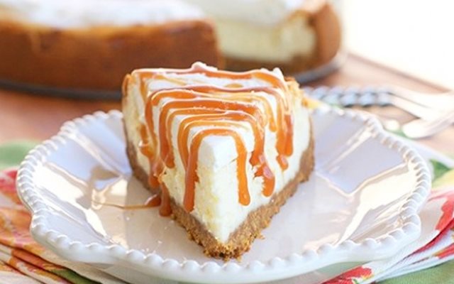Cheesecake Nướng Phủ Sốt Caramel