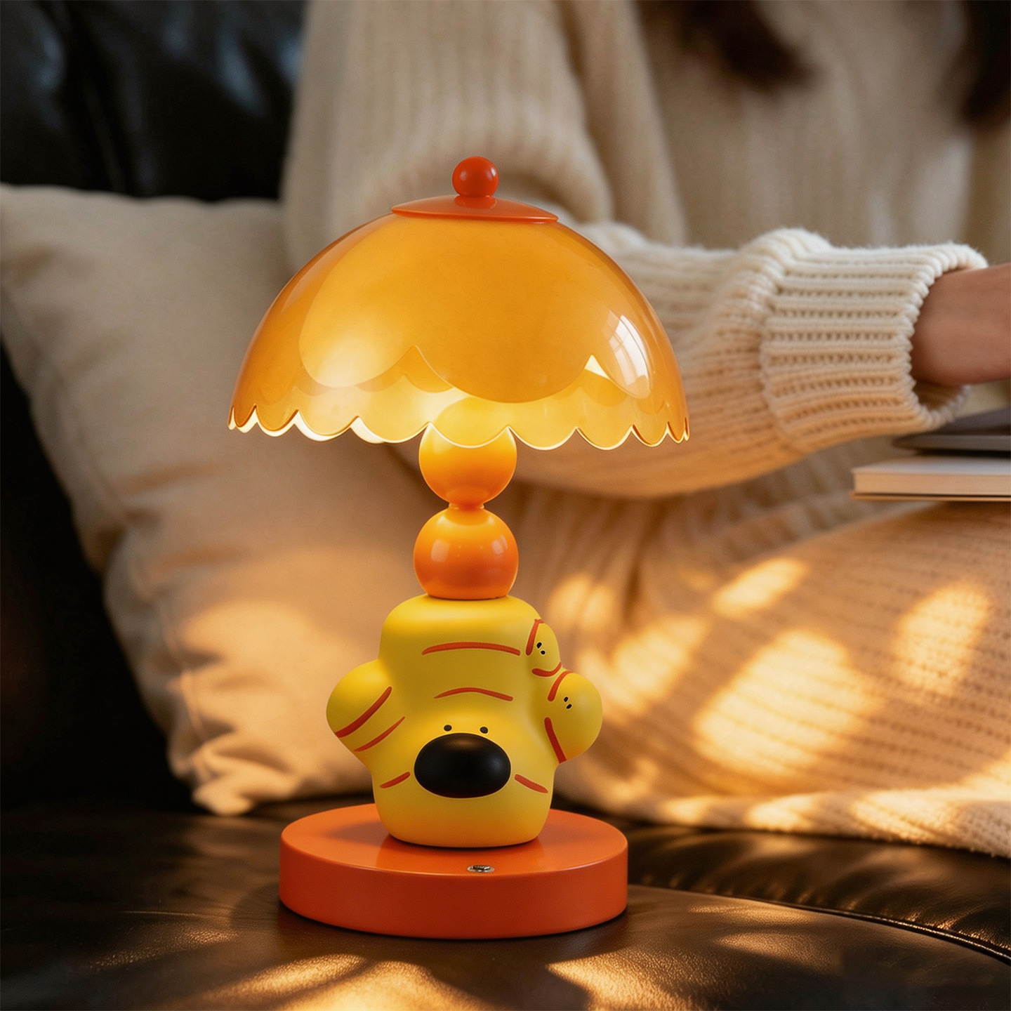 Ginger Dog Table Lamp, ABS, yellow, color-changing