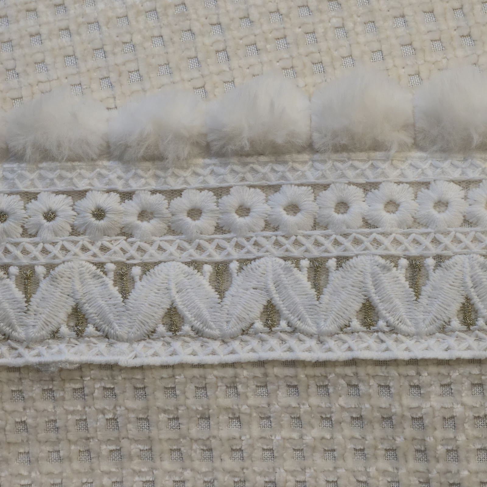 Jute Pompom lace (019)