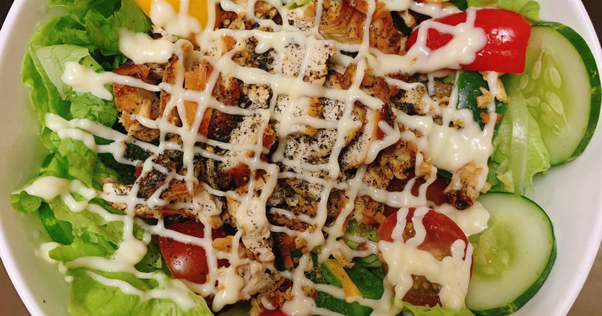 Salad ức gà áp chảo