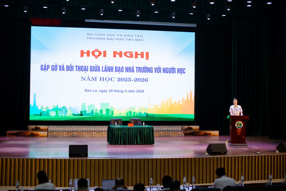 Hội nghị gặp gỡ đối thoại giữa Lãnh đạo Nhà trường với người học năm học 2025-2026