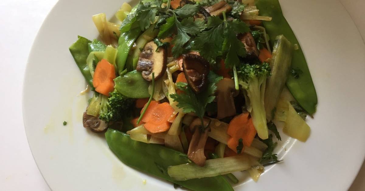 Rau củ xào nấm