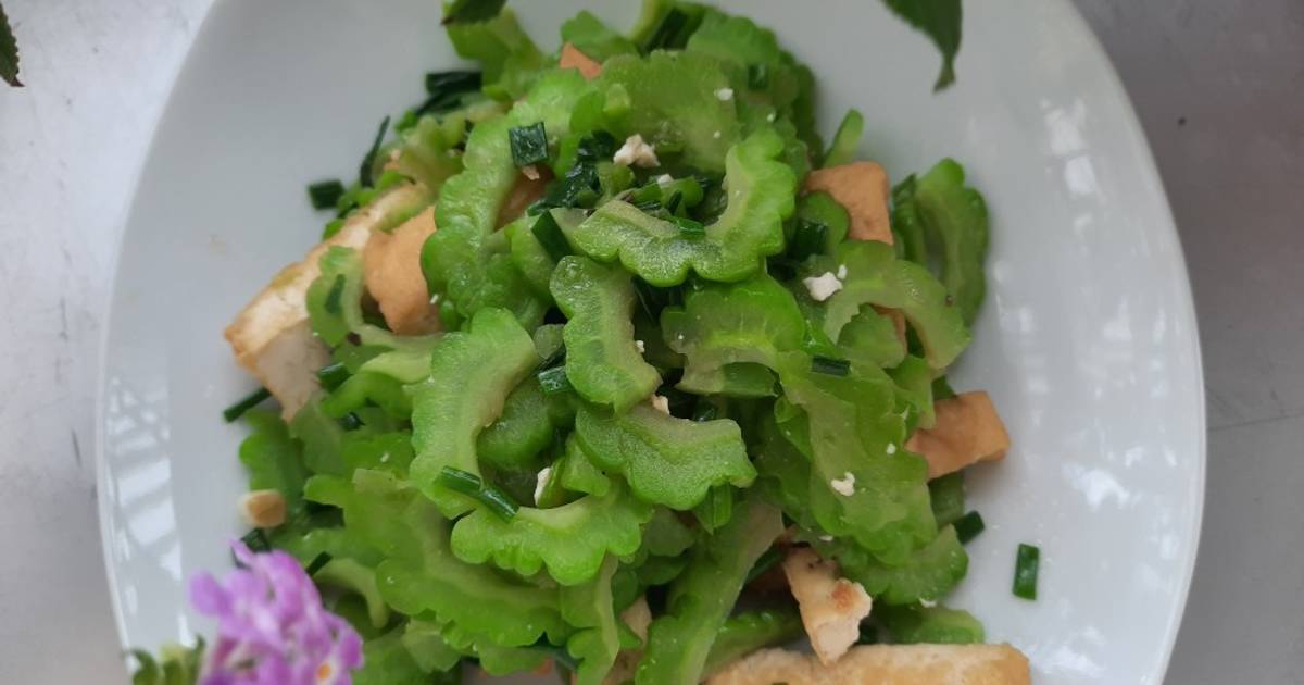 Đậu hũ xào mướp đắng