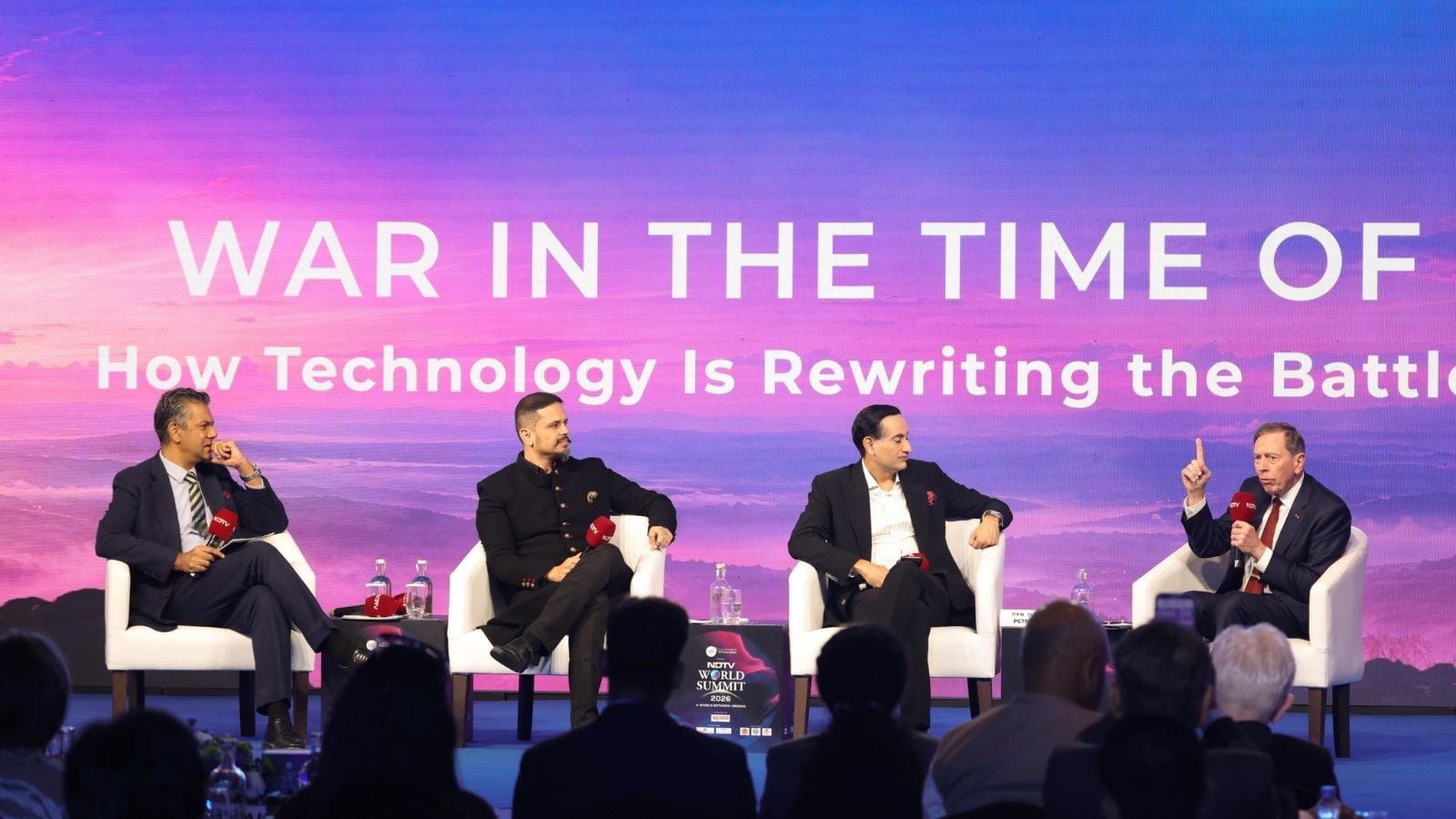 Ex-CIA Director David Petraeus Warns AI Warfare Danger