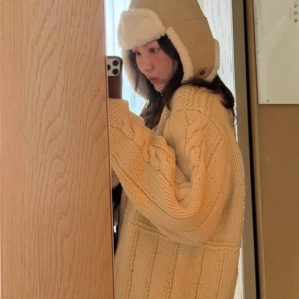 Korean Knitted Sweater with Snowflake Pattern