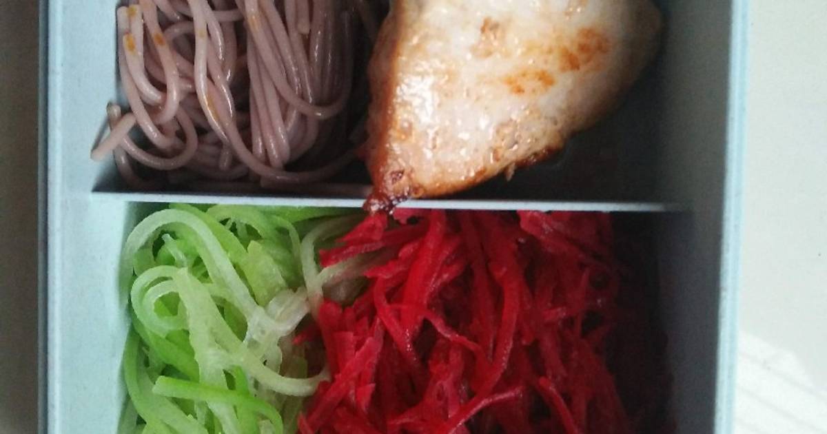Eat clean: Sườn áp chảo, bún gạo lứt, bí đao, củ dền luộc