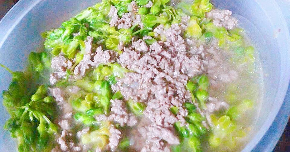 Canh hoa thiên lý nấu thịt băm