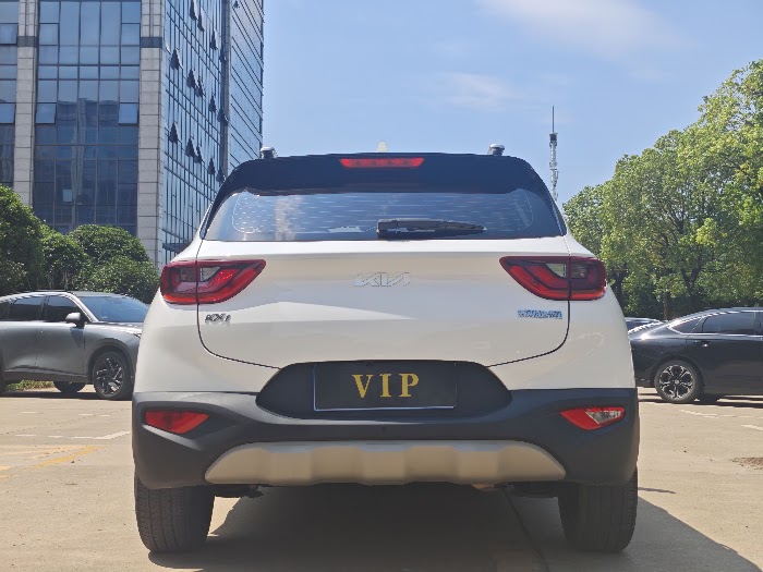 KIA KX1