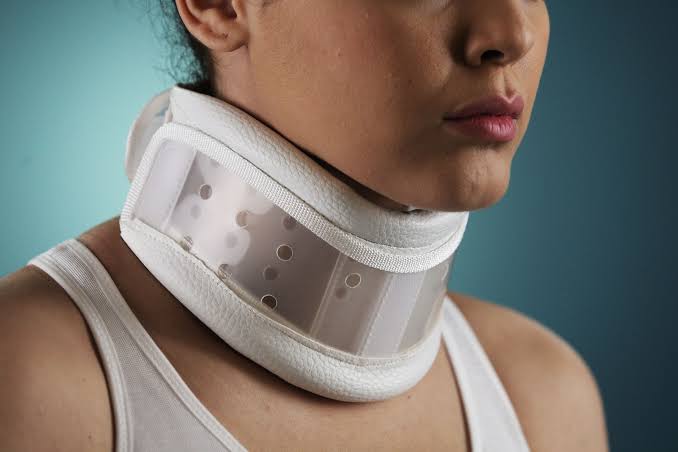 COLLIER CERVICAL SEMI RIGIDE CONFOTEX