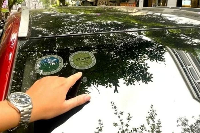 Bỏ dán tem kiểm định trên kính ô tô từ năm 2027 - Đài Phát thanh và truyền hình Hà Nội