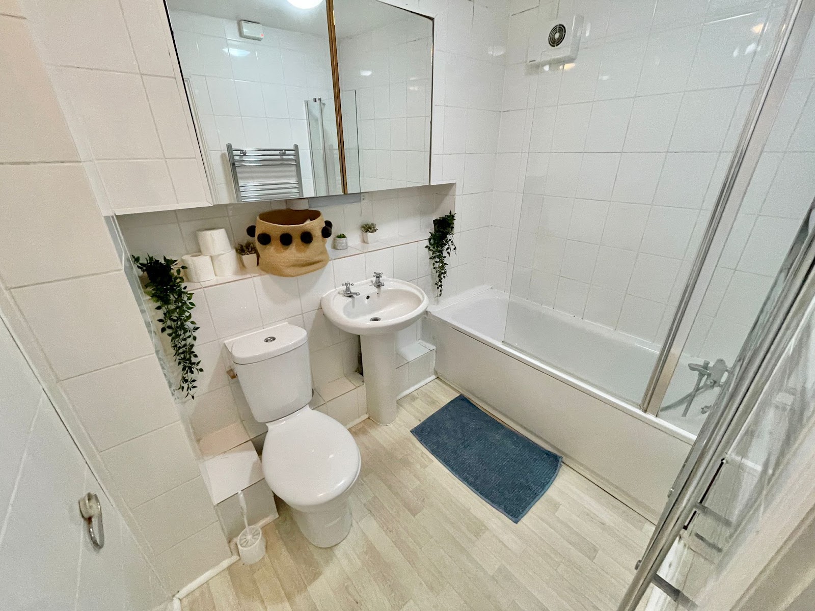 12 Melrose House, Abbots Manor