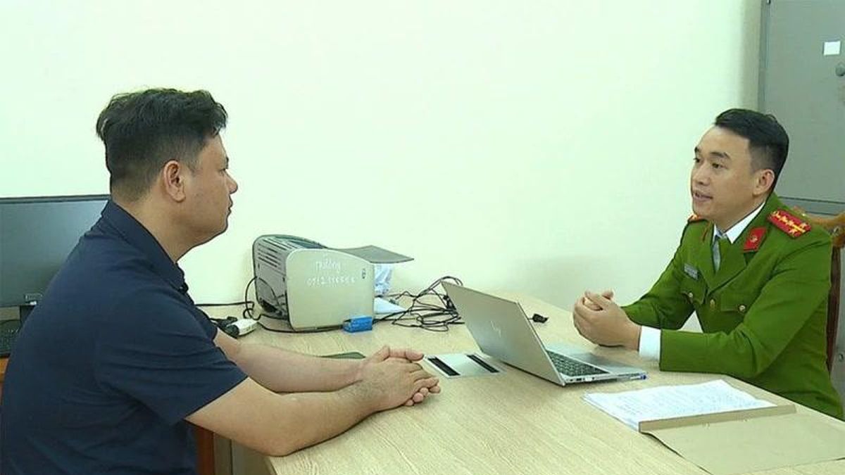 Xử phạt 50 triệu đồng người lái ôtô 'khóa đầu, khóa đuôi' xe khác ở Hà Tĩnh - Báo Công An Nhân Dân
