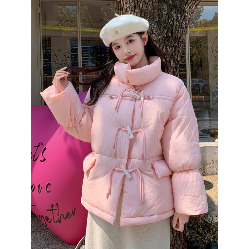 Short women's puffer jacket in oversized style with toggle buttons