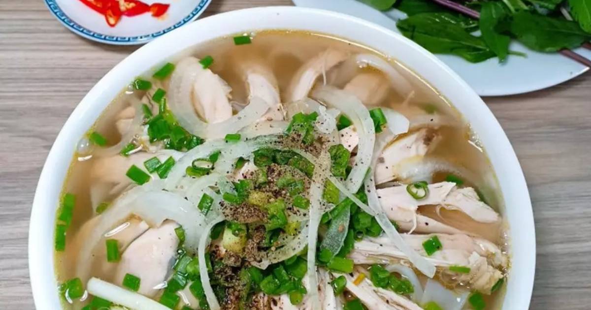 Phở gà xé đơn giản