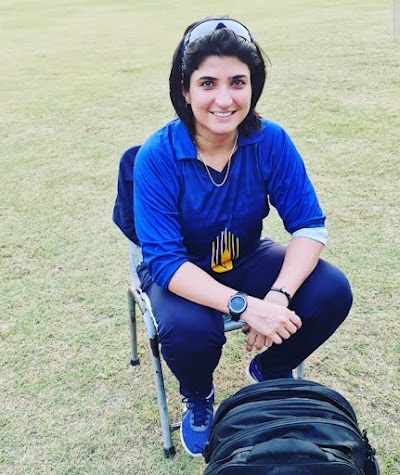 Sania Khan enjoy weather before match