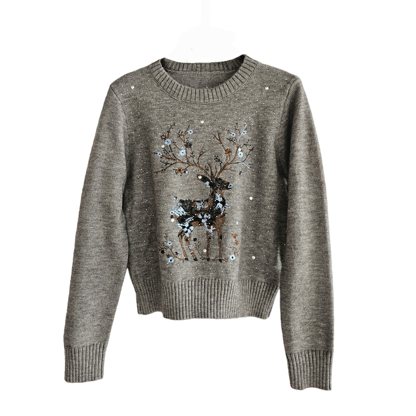 Knitted sweater with reindeer embroidery and sequins