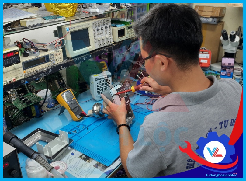 cảm biến Liquipoint T FTW31 vẫn hiển thị nhưng không báo mức