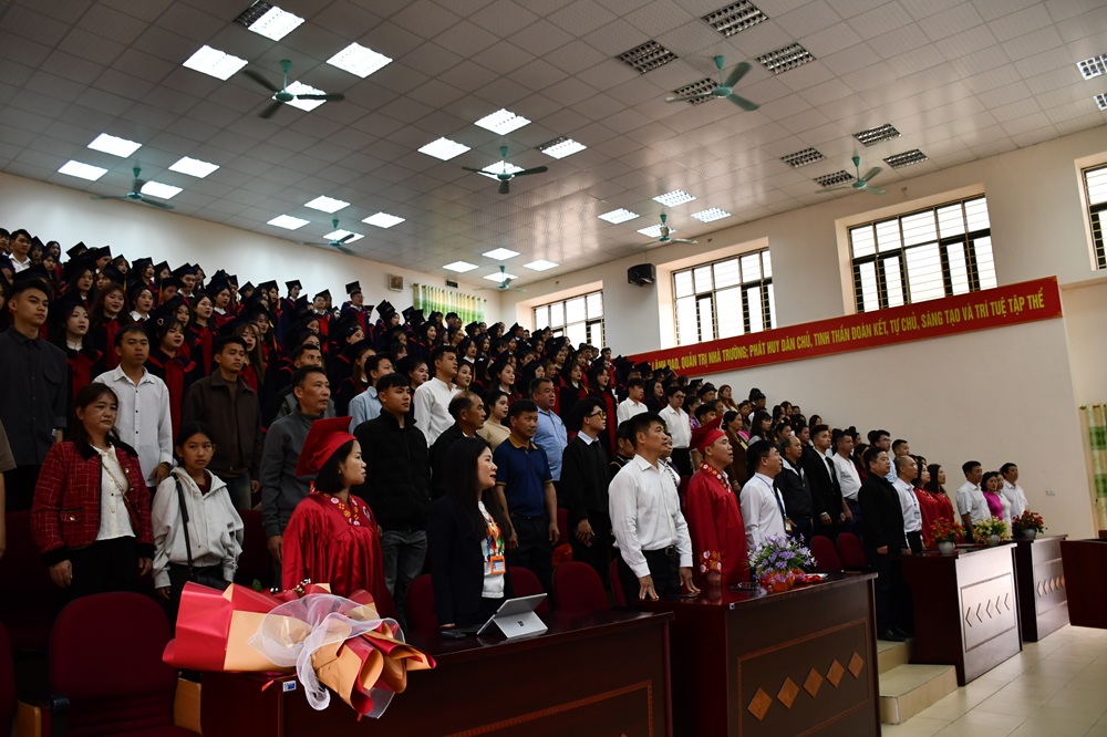 Lễ trao bằng Cử nhân hệ Chính quy đợt 1 năm 2025 tại Trường Đại học Tây Bắc
