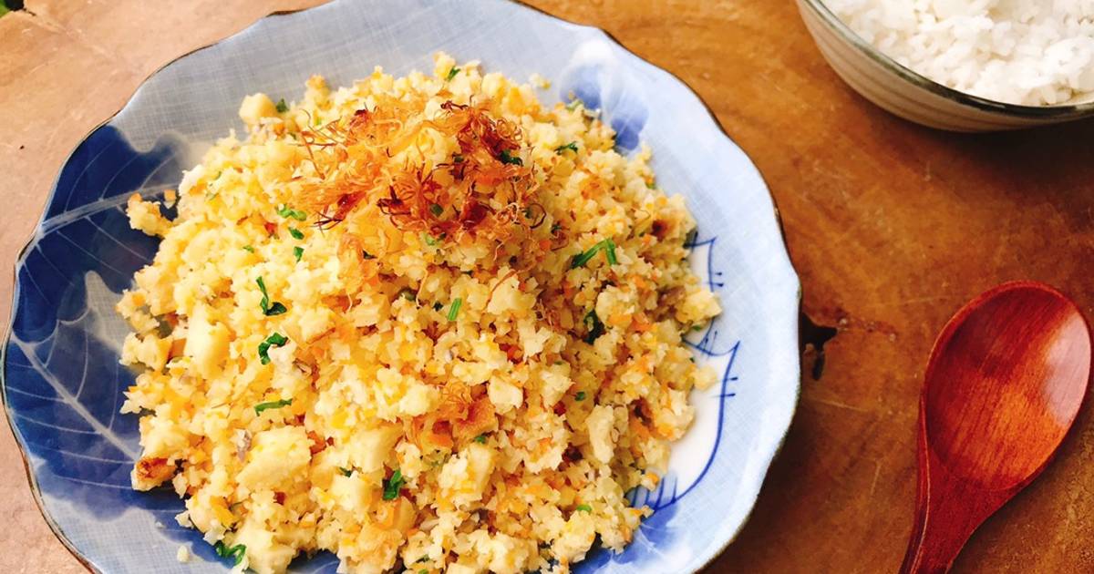 Bông cải trắng (hoa lơ) xào bông cho bé