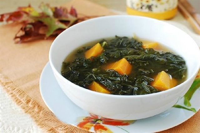 Canh Bí Đỏ Cải Xoăn