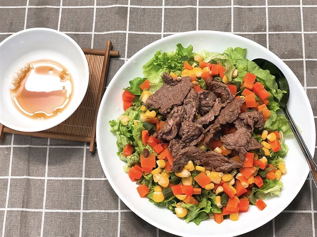 Salad Rau Củ Thịt Bò