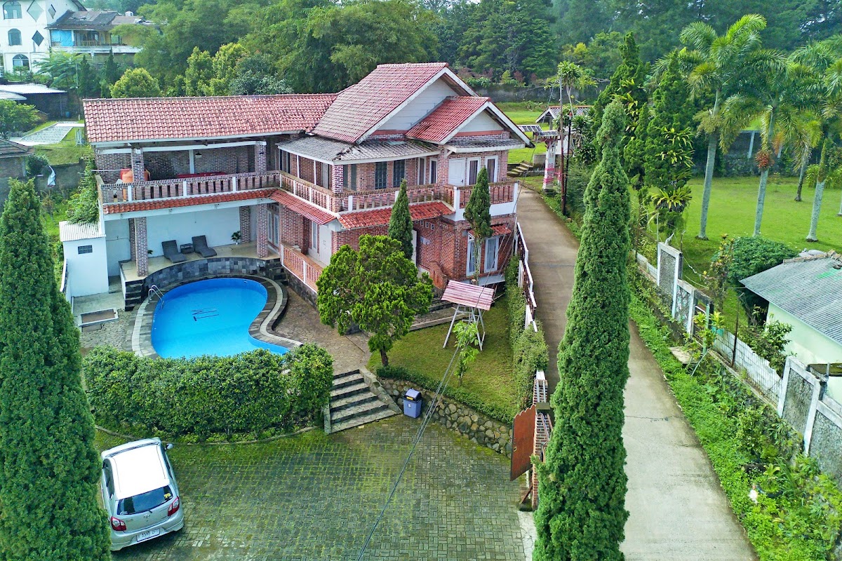 Villa Athayana by Astatura Villas in Cisarua, Bogor — photo 5