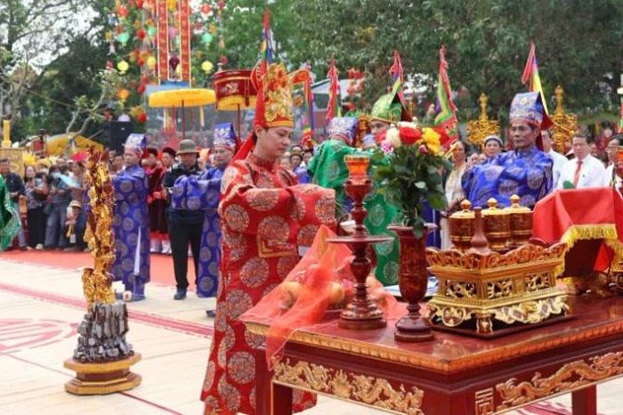 [Video] Lễ dâng hương Đức Quốc Tổ Lạc Long Quân - Báo Nhân Dân