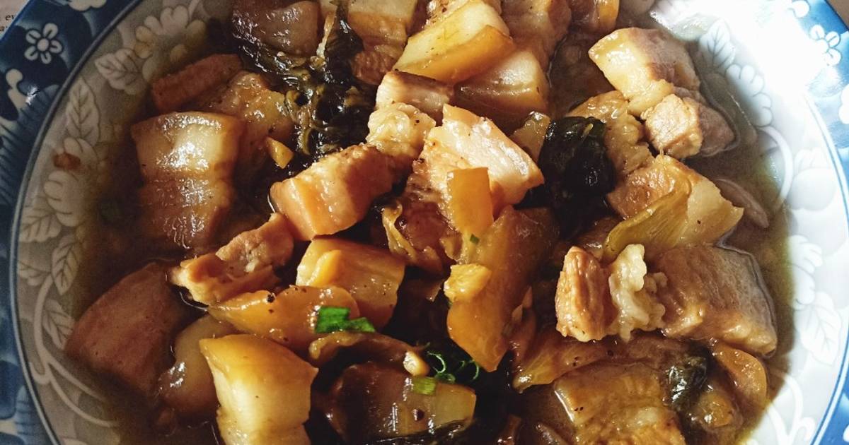 Ba Rọi Kho Cải Chua/ Braised Pork Belly w salted cabbage