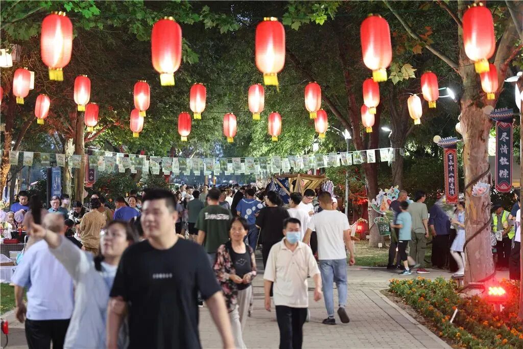 Qingfeng night market photo 1