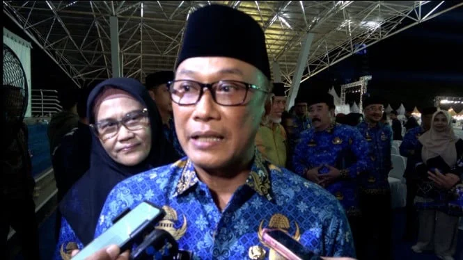 Kepala BKN RI Prof. Dr. Zudan Arif Fakrulloh memberikan keterangan terkait polemik kepegawaian.