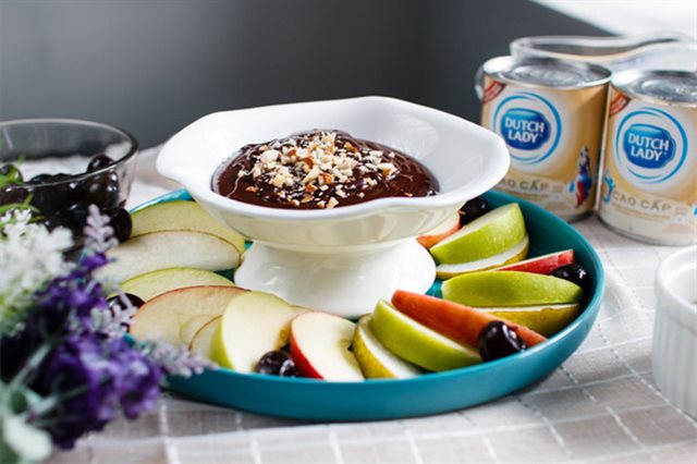 Sốt Chocolate Hạnh Nhân Chấm Trái Cây