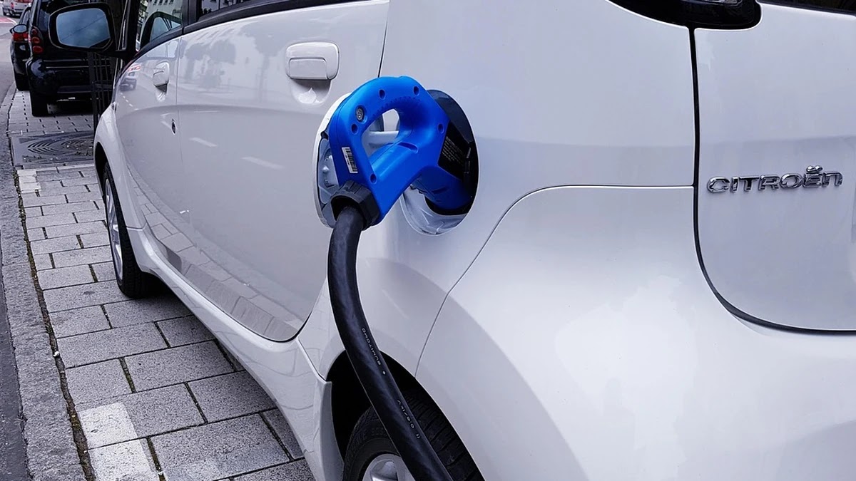 전기차 vs 내연기관차 유지비 비교, 장단점과 절감 전략